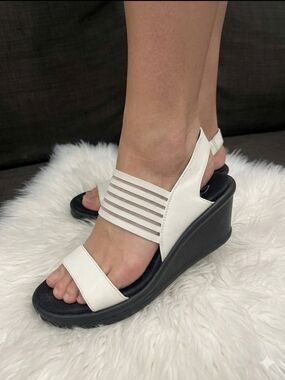 Skechers White Elastic Strap Wedge Sandals for Women